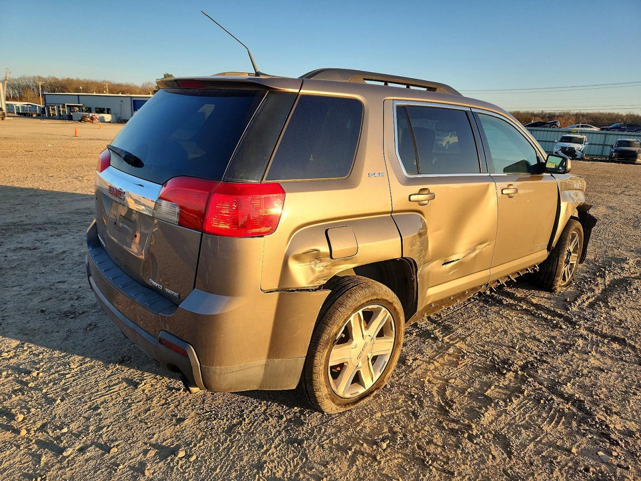 2011 GMC TERRAIN SLE photo 3