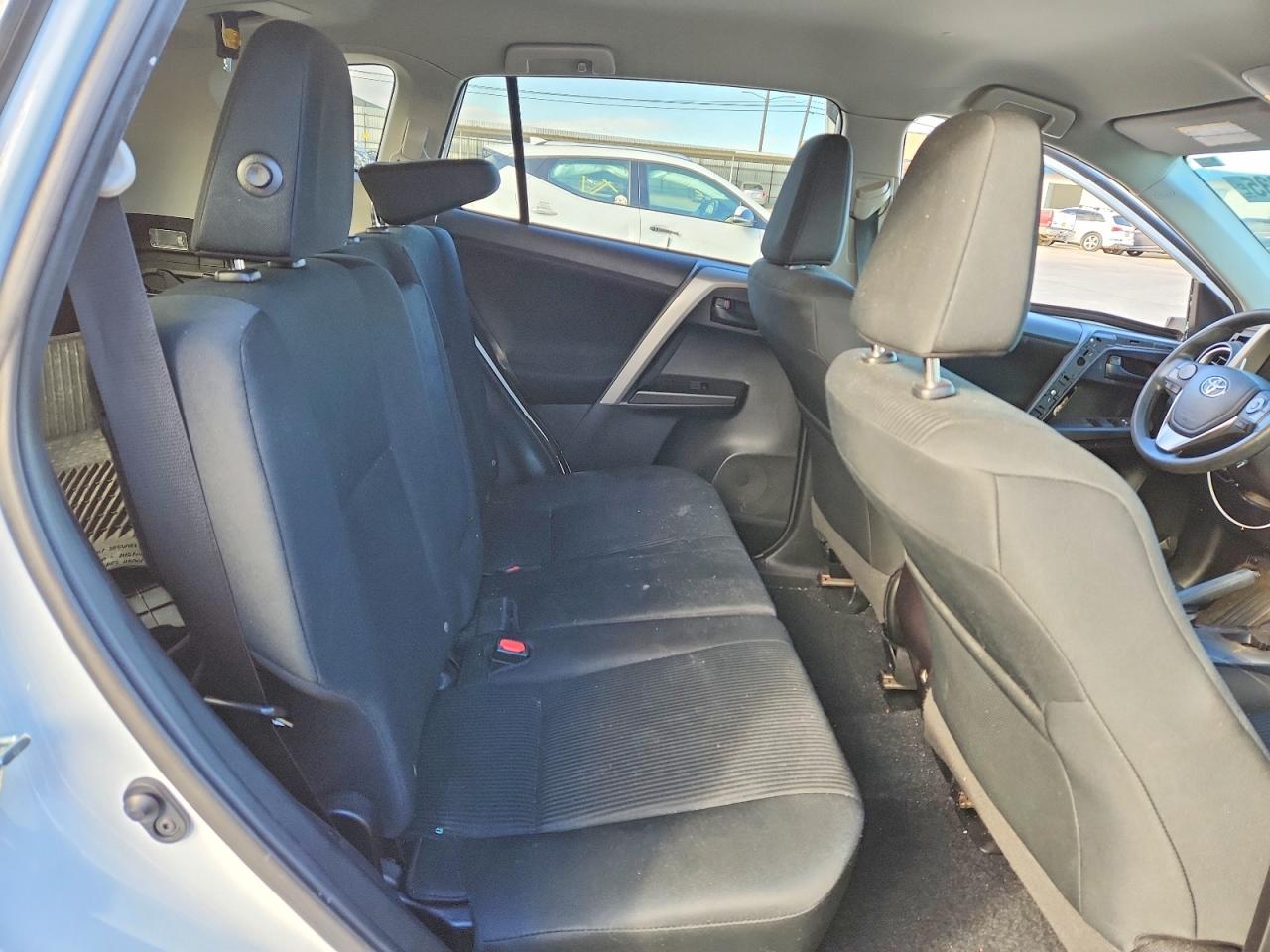 2018 TOYOTA RAV4 LE photo 21