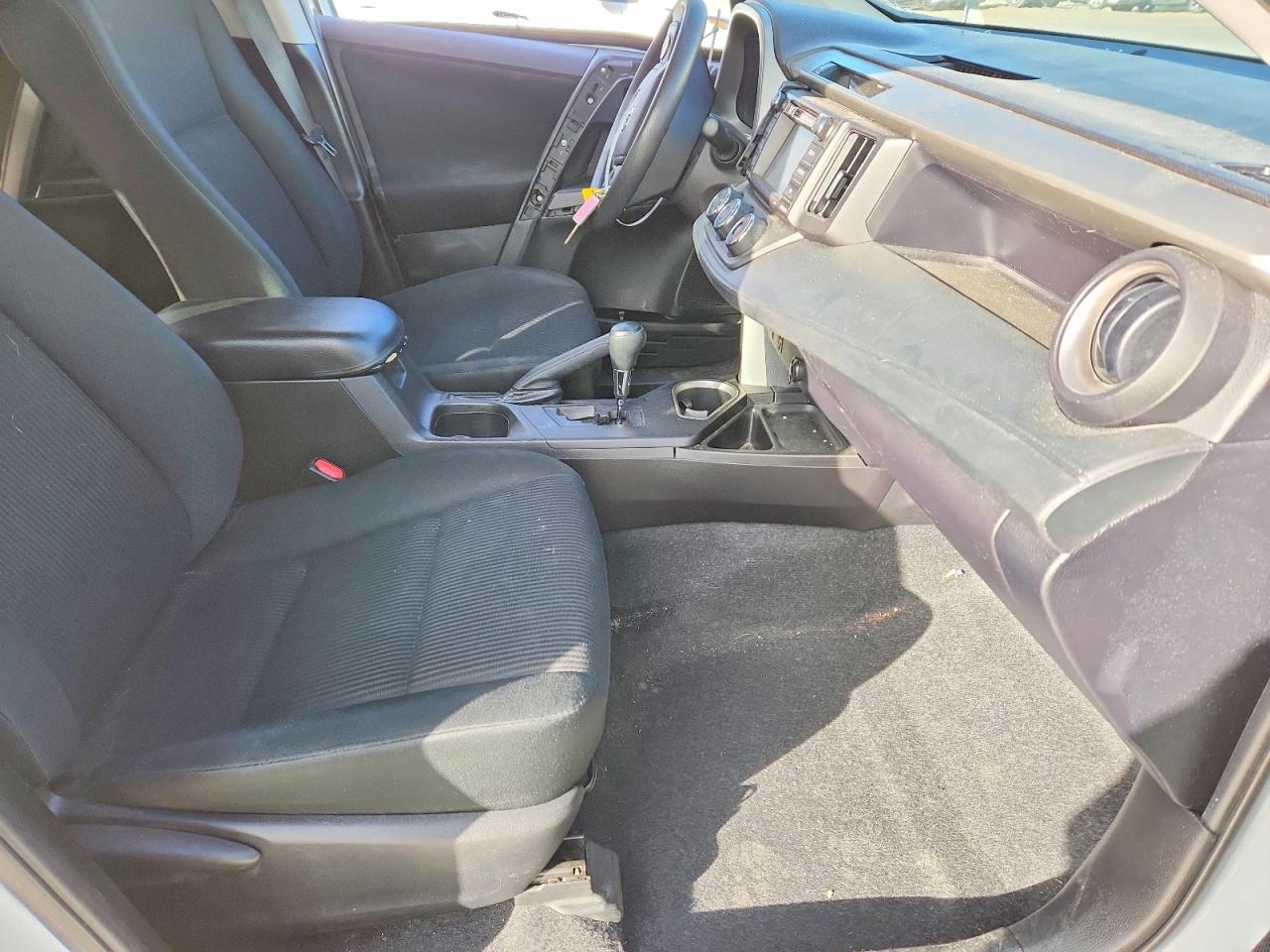 2018 TOYOTA RAV4 LE photo 13