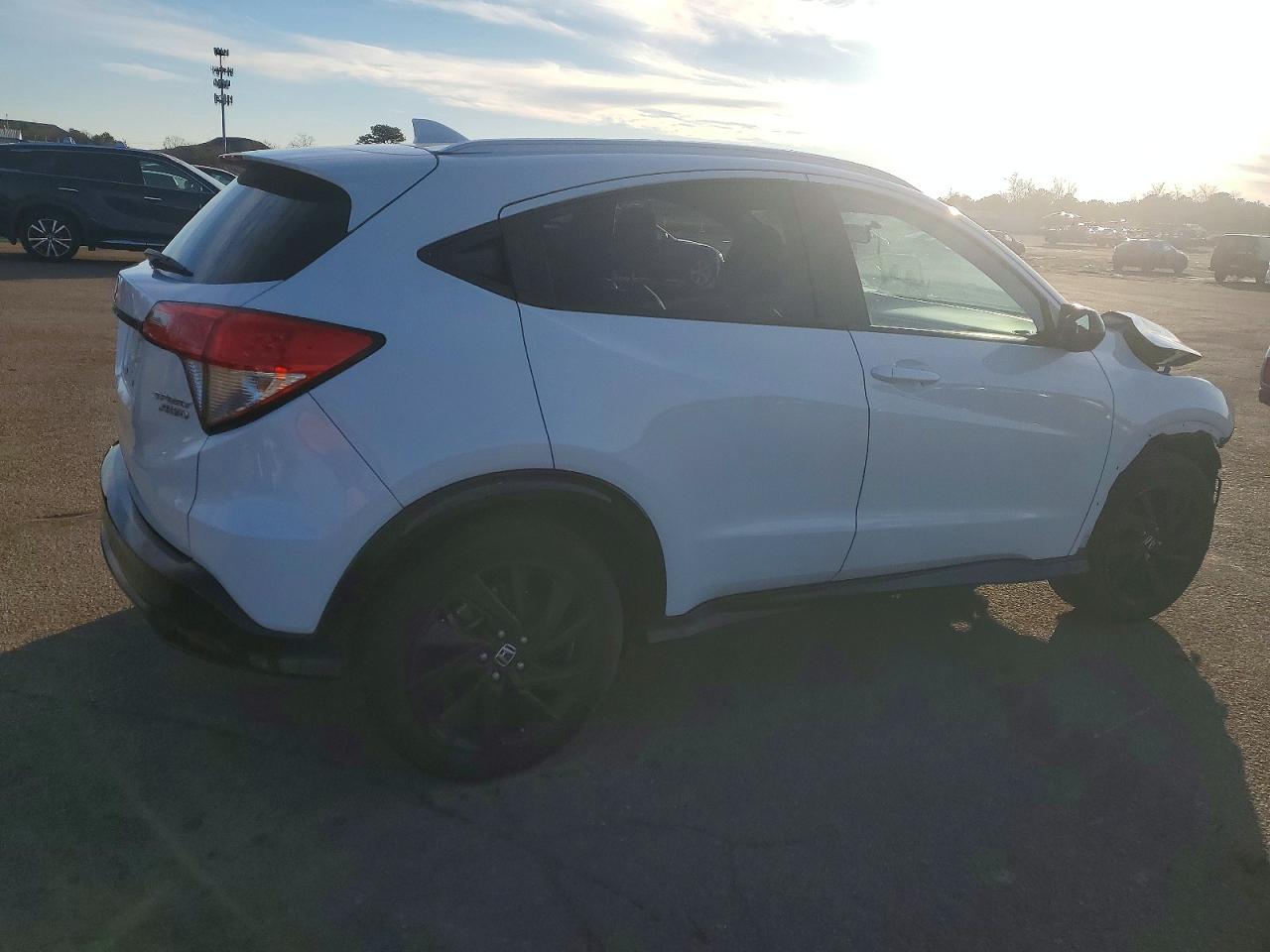 2021 HONDA HR-V SPORT photo 3