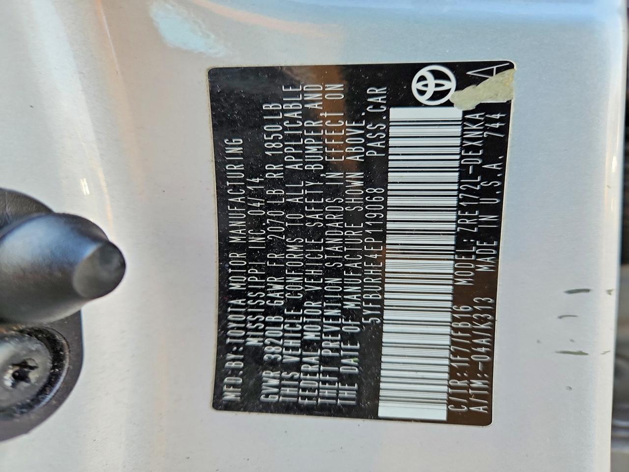 2014 TOYOTA COROLLA L photo 12