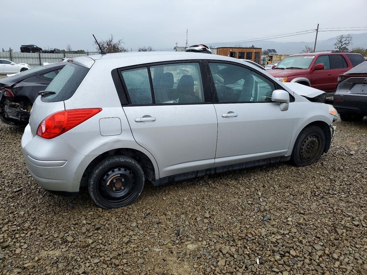 2012 NISSAN VERSA S photo 3