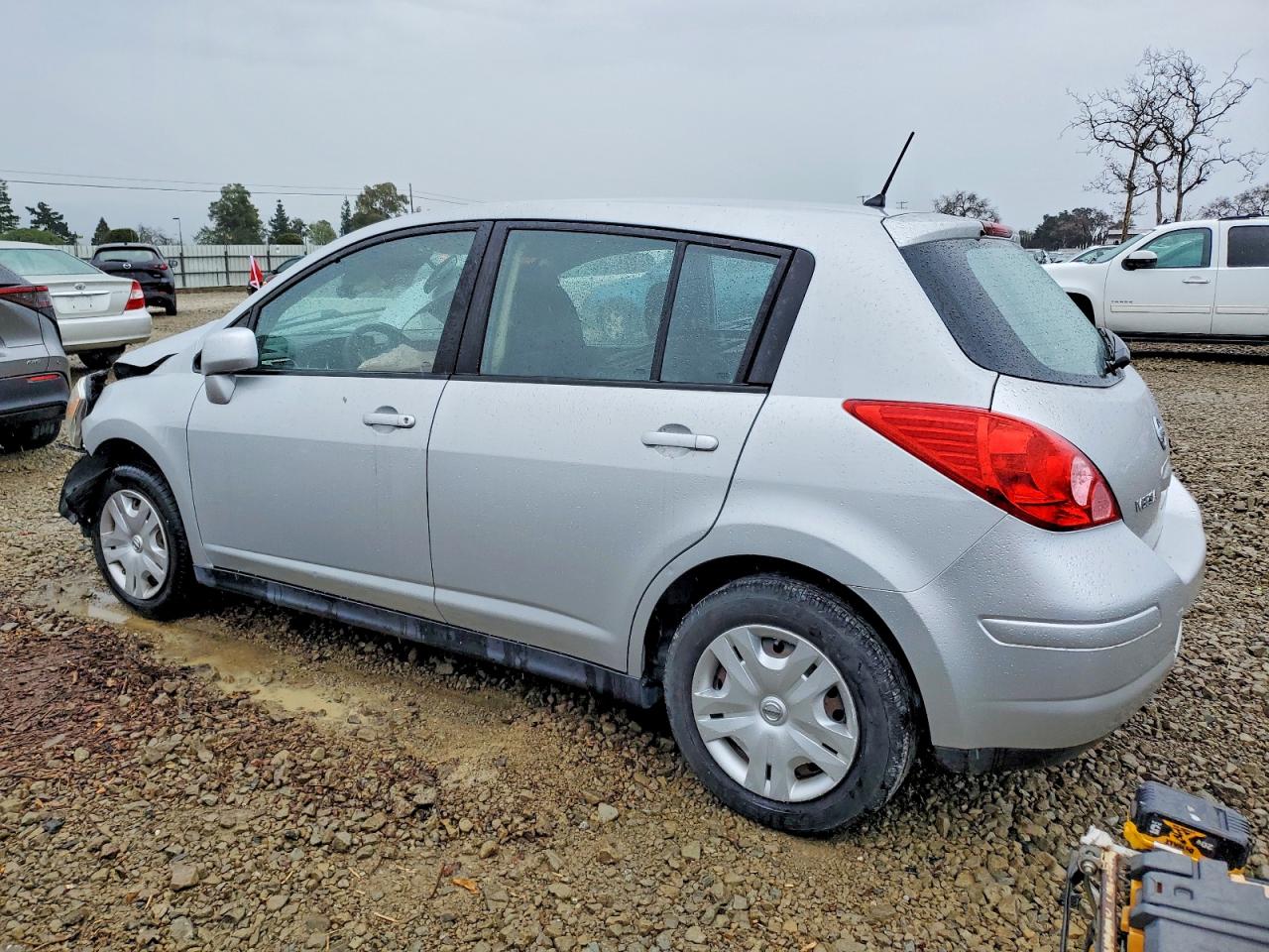 2012 NISSAN VERSA S photo 2