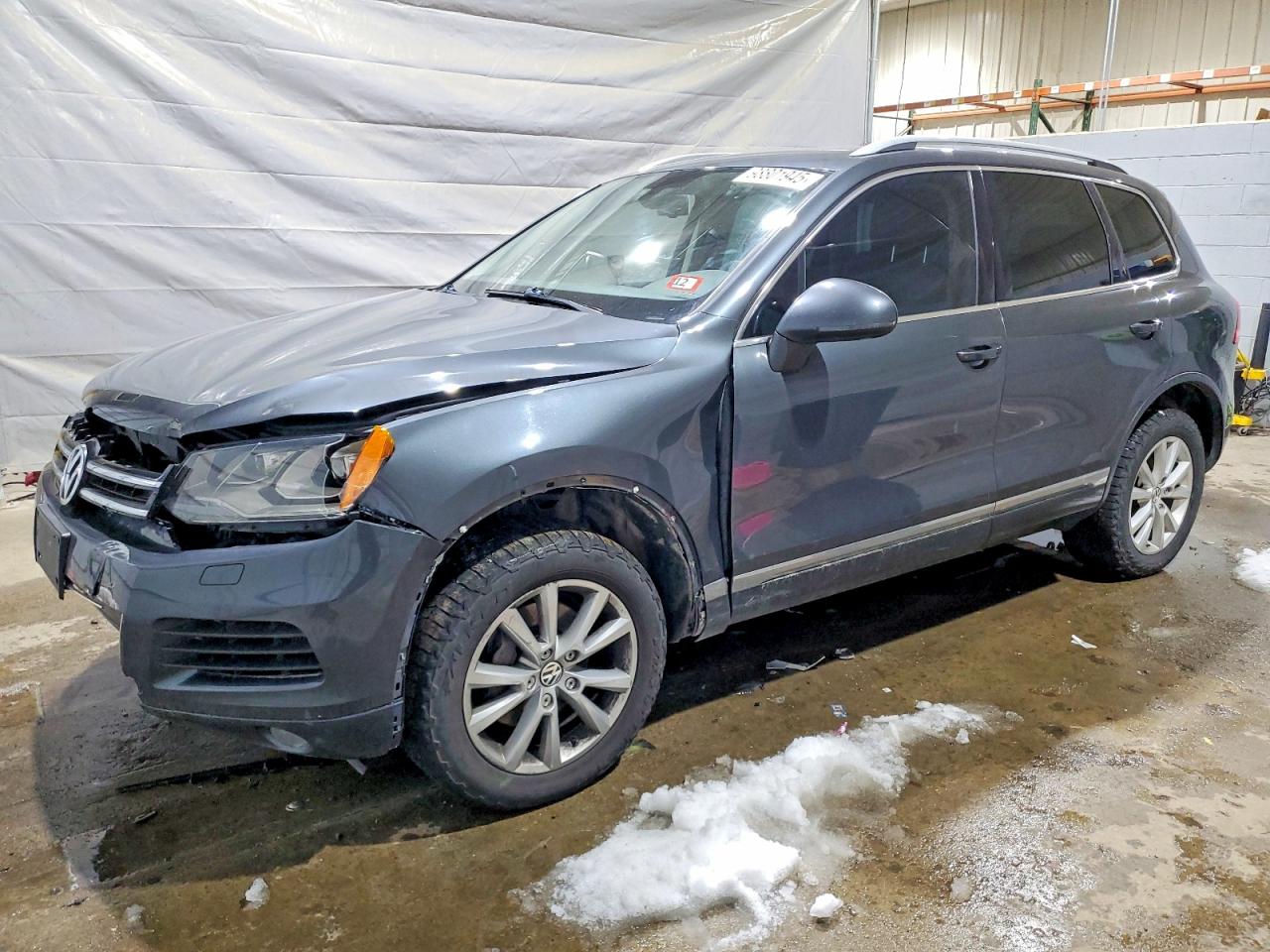 2014 VOLKSWAGEN TOUAREG
