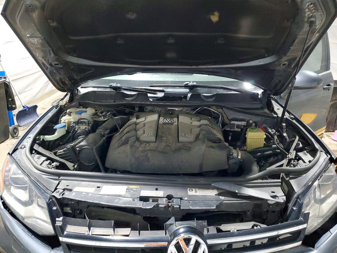 2014 VOLKSWAGEN TOUAREG V6 TDI photo 12