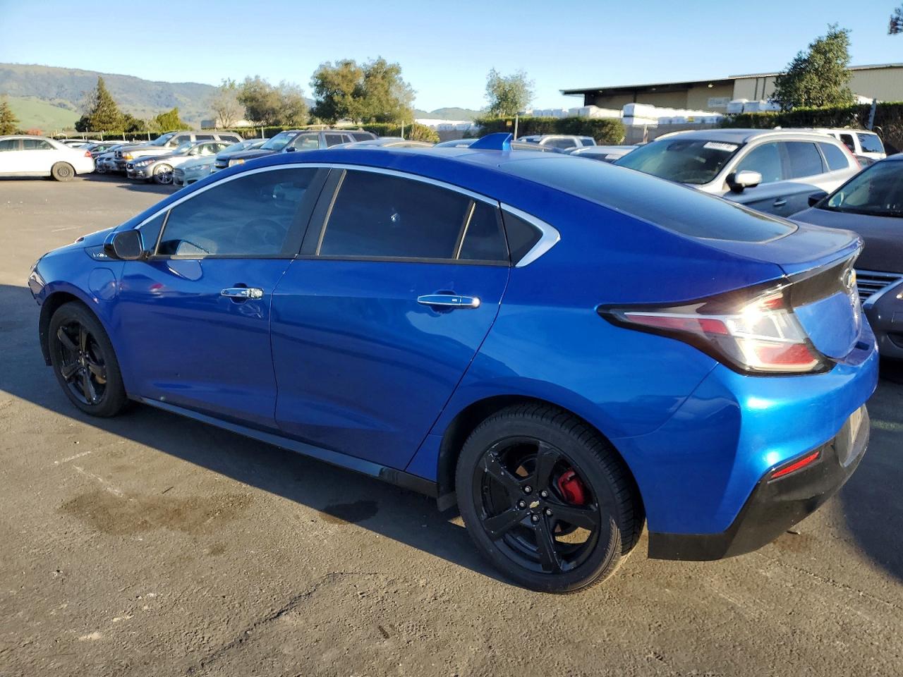 2017 CHEVROLET VOLT LT photo 2