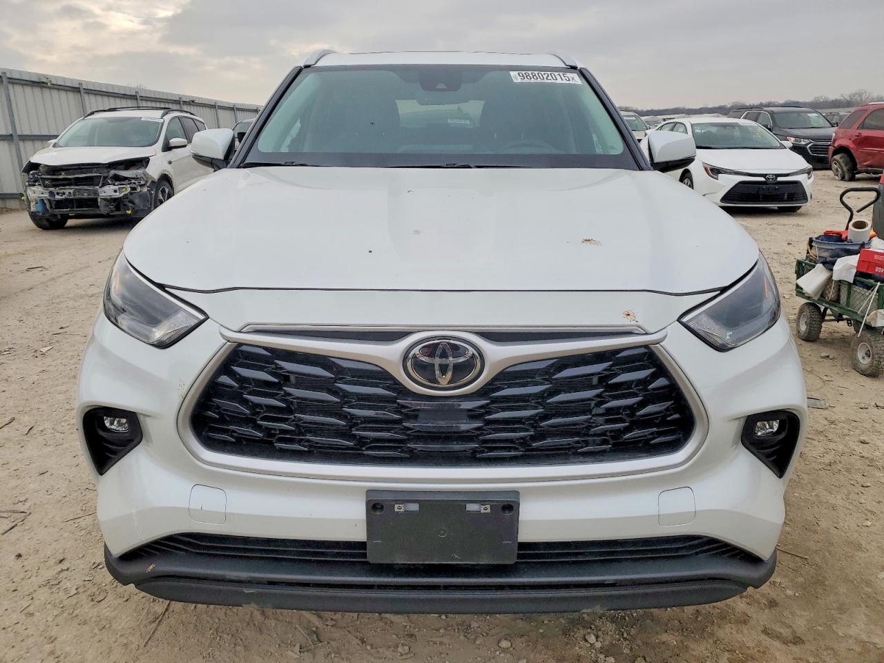 2024 TOYOTA HIGHLANDER LE photo 5