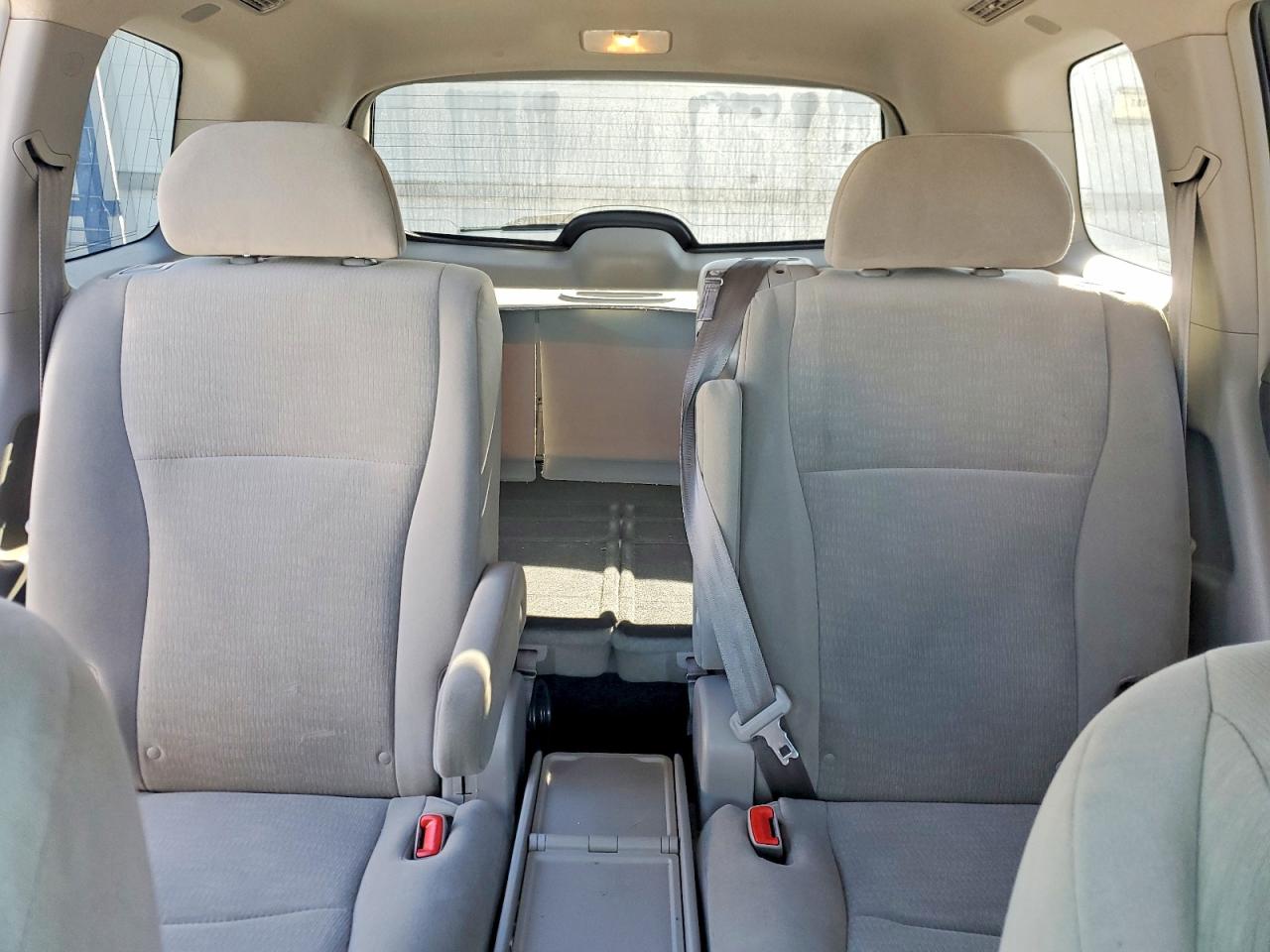 2013 TOYOTA HIGHLANDER BASE photo 10