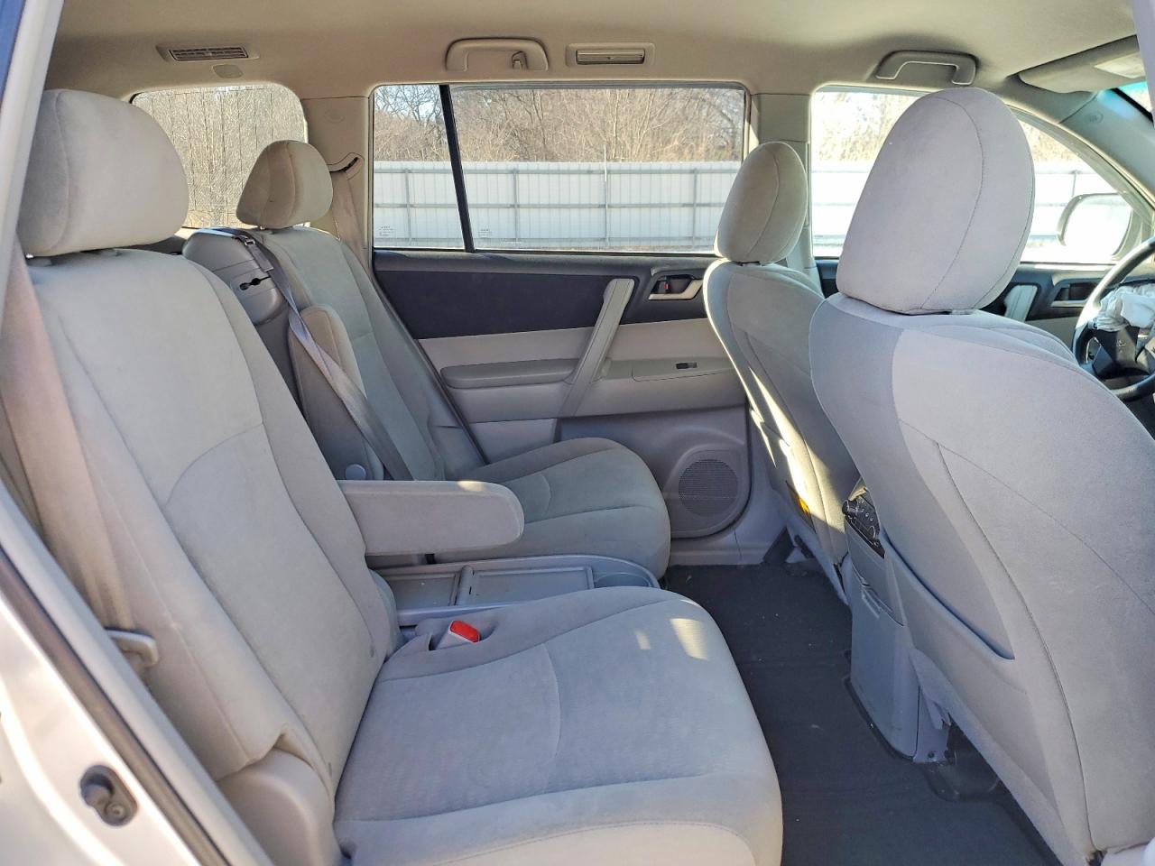 2013 TOYOTA HIGHLANDER BASE photo 11