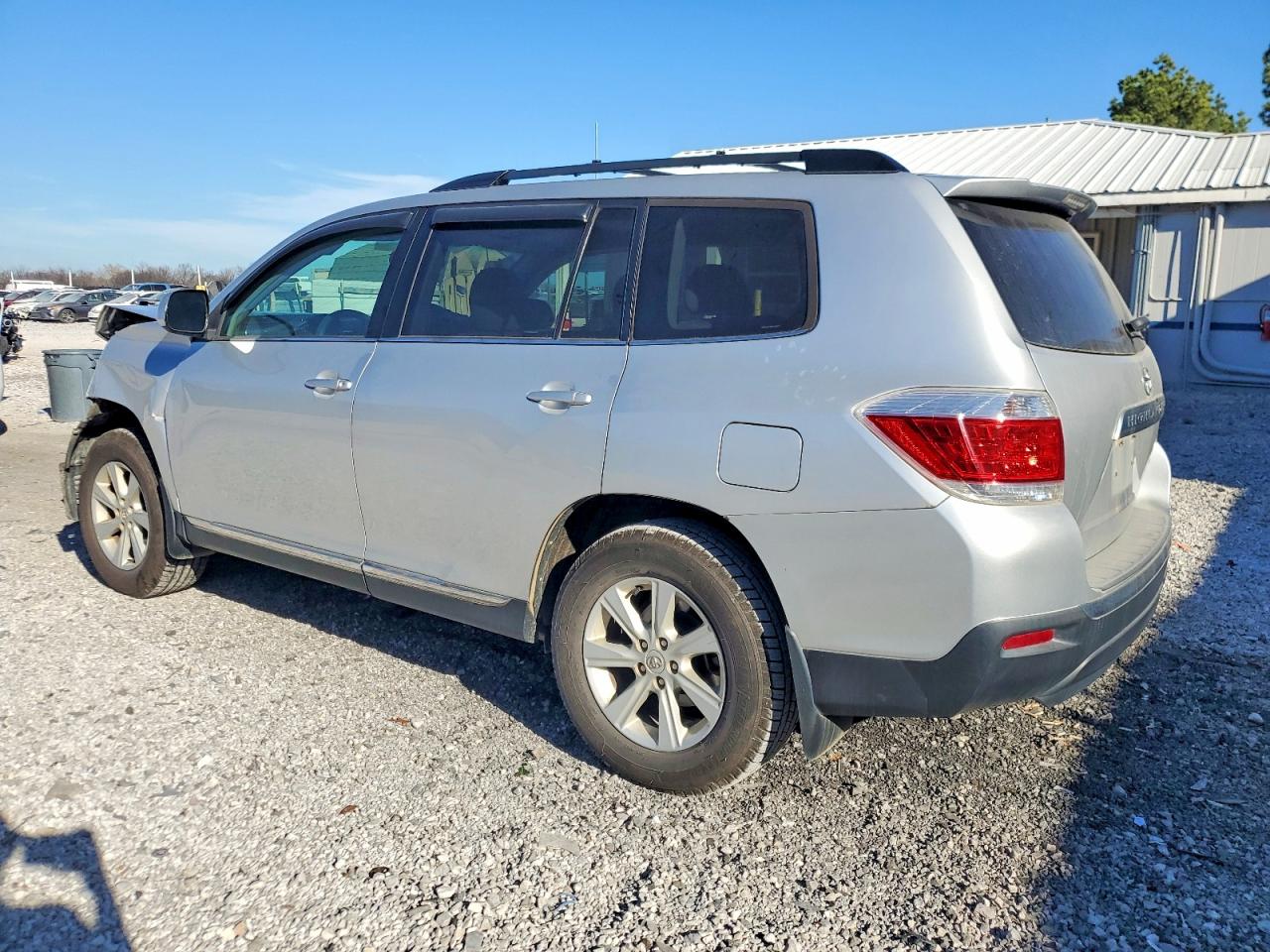 2013 TOYOTA HIGHLANDER BASE photo 2