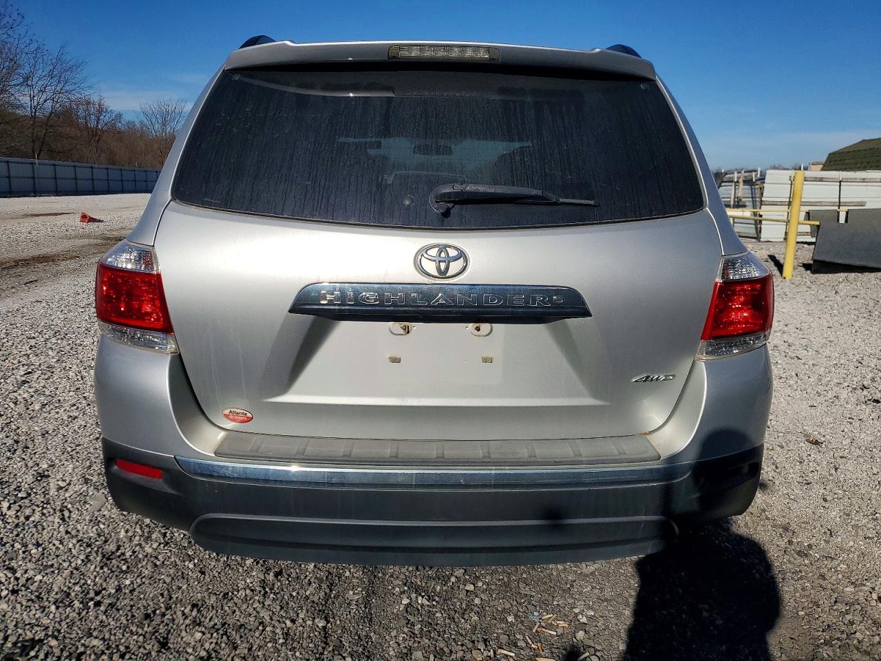 2013 TOYOTA HIGHLANDER BASE photo 6
