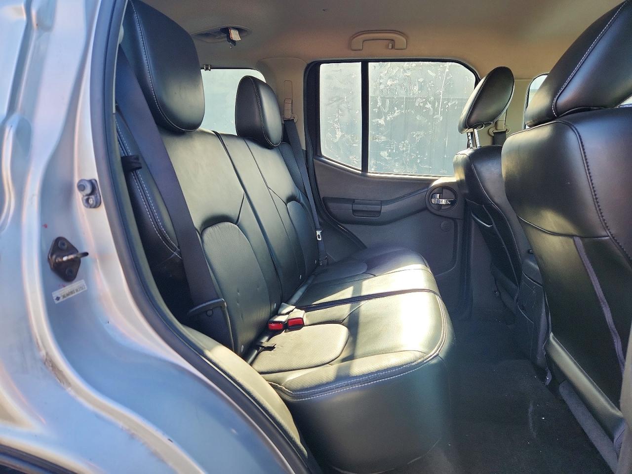 2015 NISSAN XTERRA X photo 11