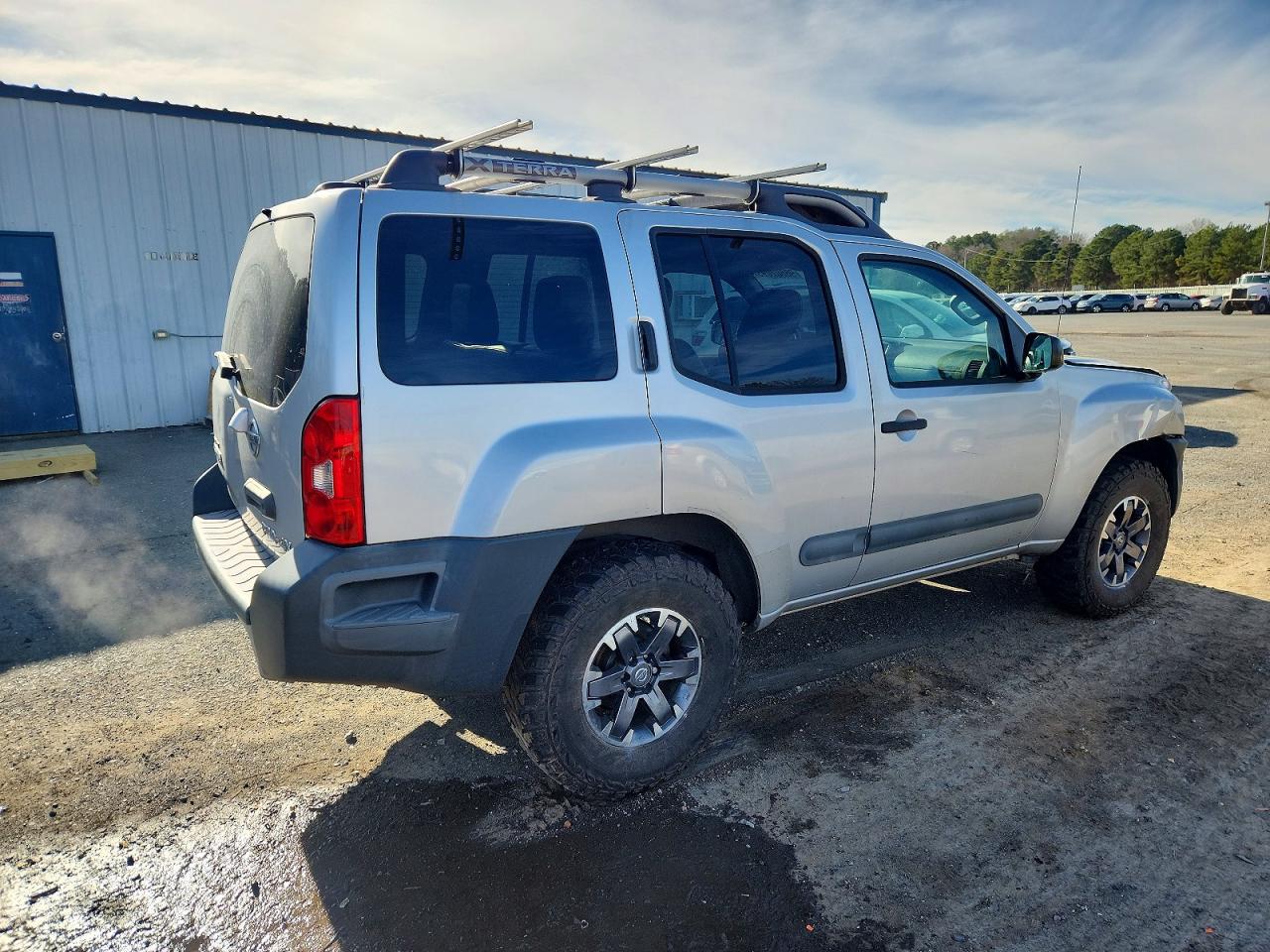 2015 NISSAN XTERRA X photo 3