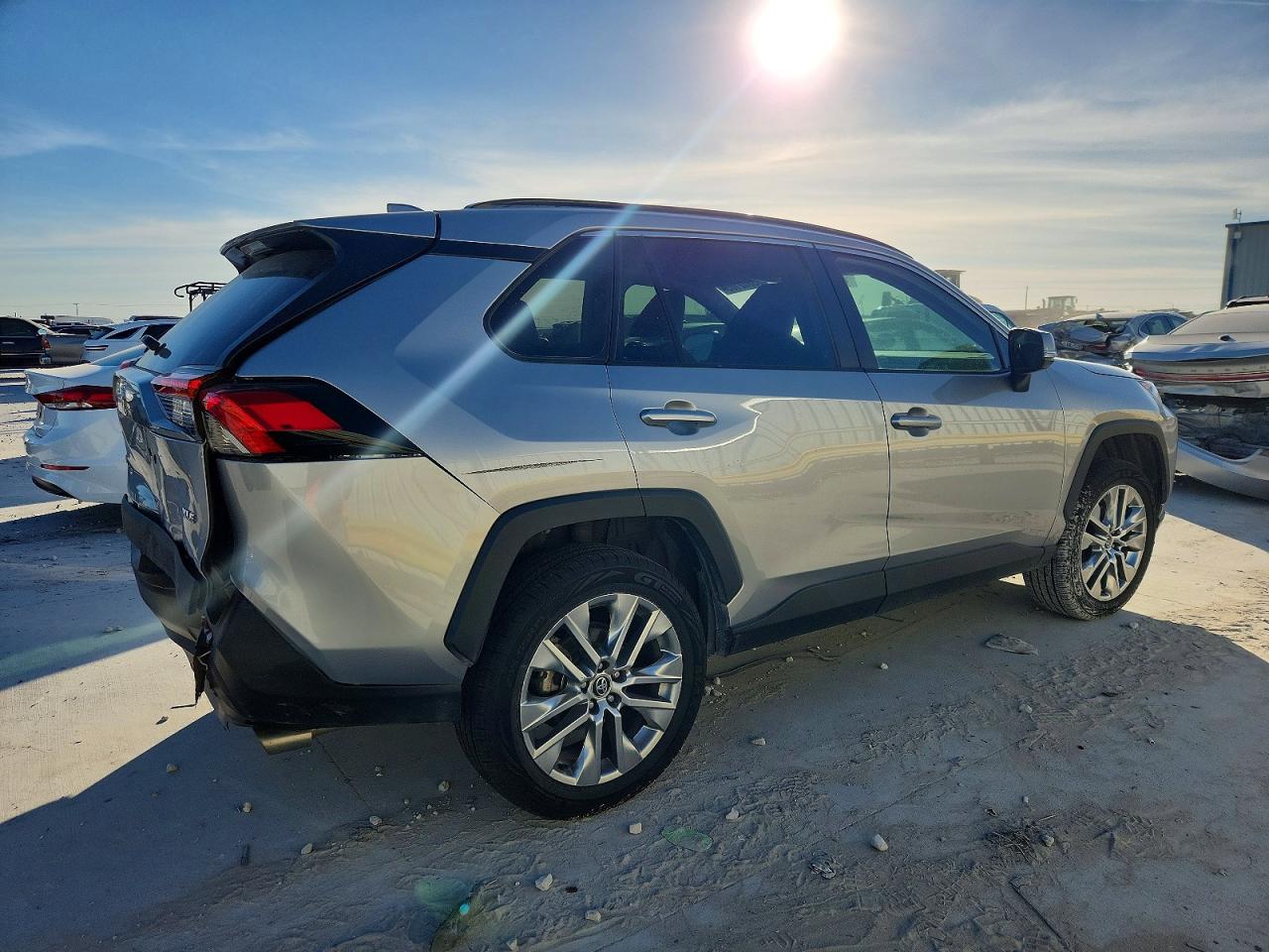2021 TOYOTA RAV4 XLE PREMIUM photo 7