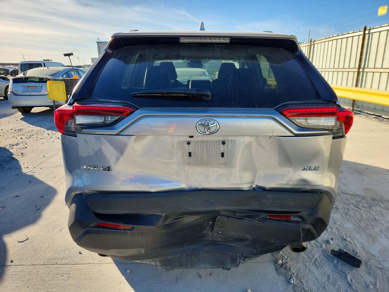 2021 TOYOTA RAV4 XLE PREMIUM photo 16