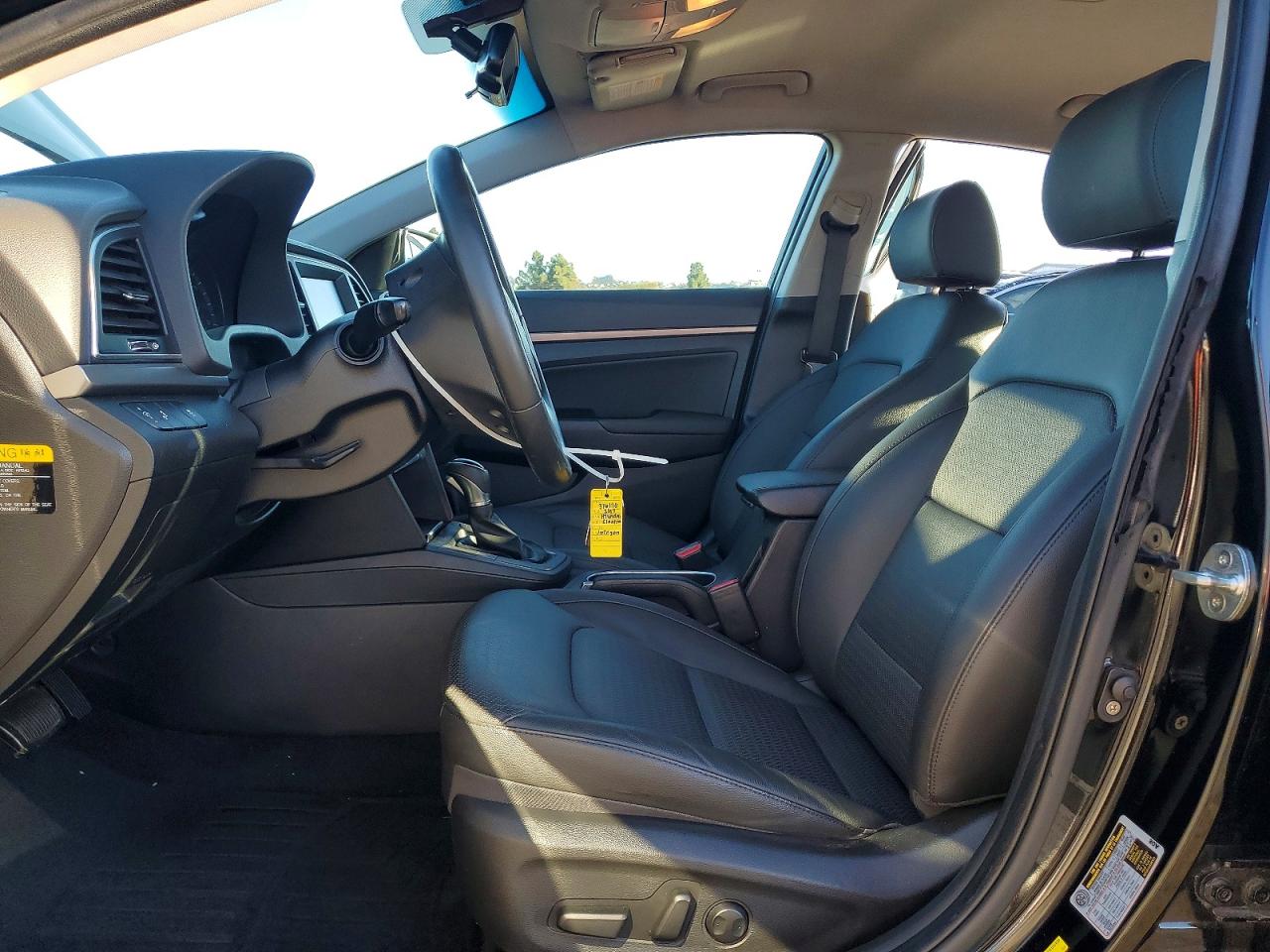 2017 HYUNDAI ELANTRA SE photo 13