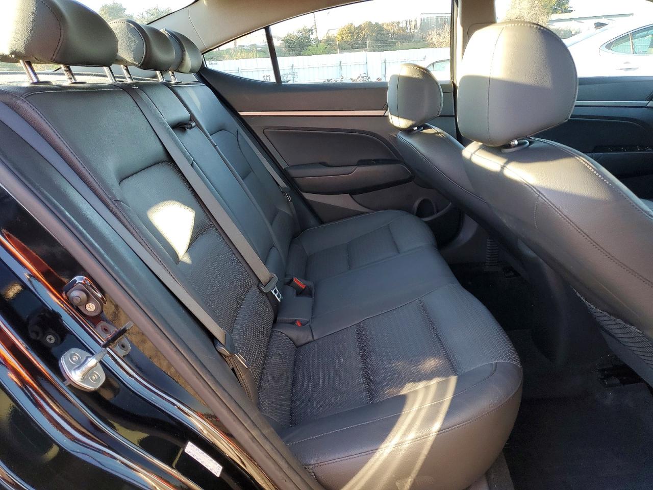 2017 HYUNDAI ELANTRA SE photo 19