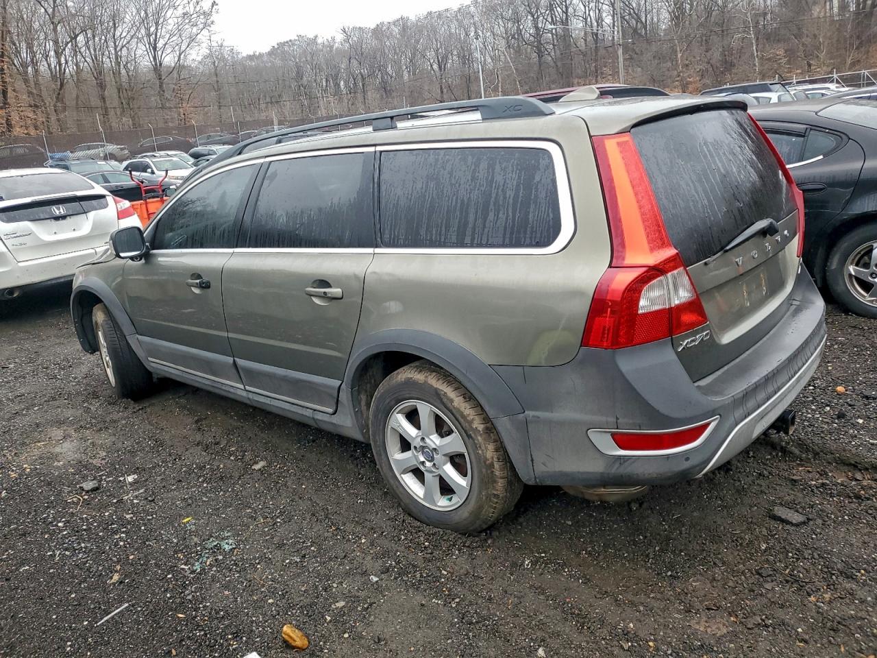 2010 VOLVO XC70 3.2 photo 2