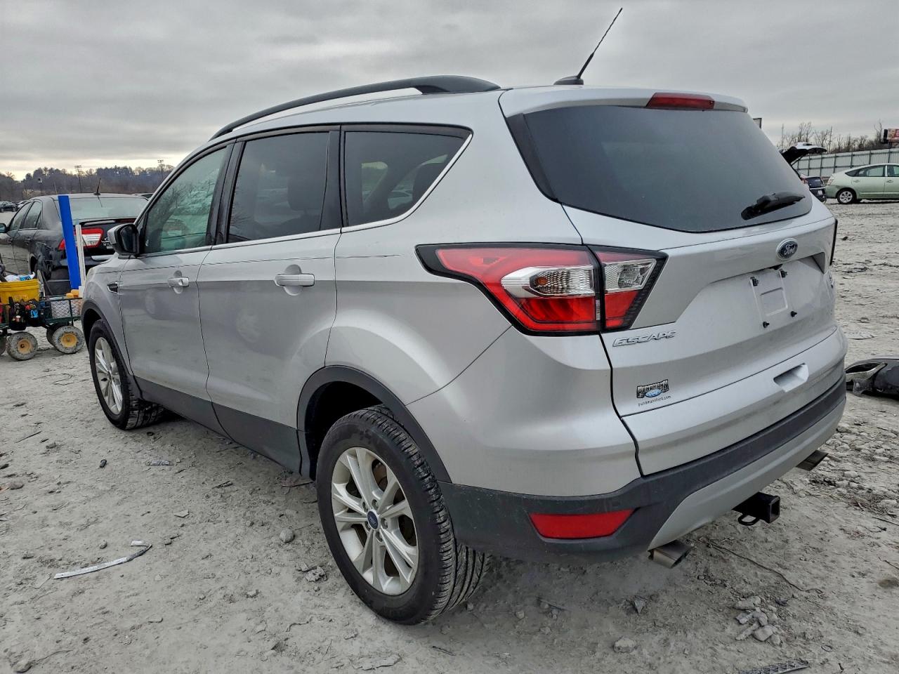 2017 FORD ESCAPE SE photo 2