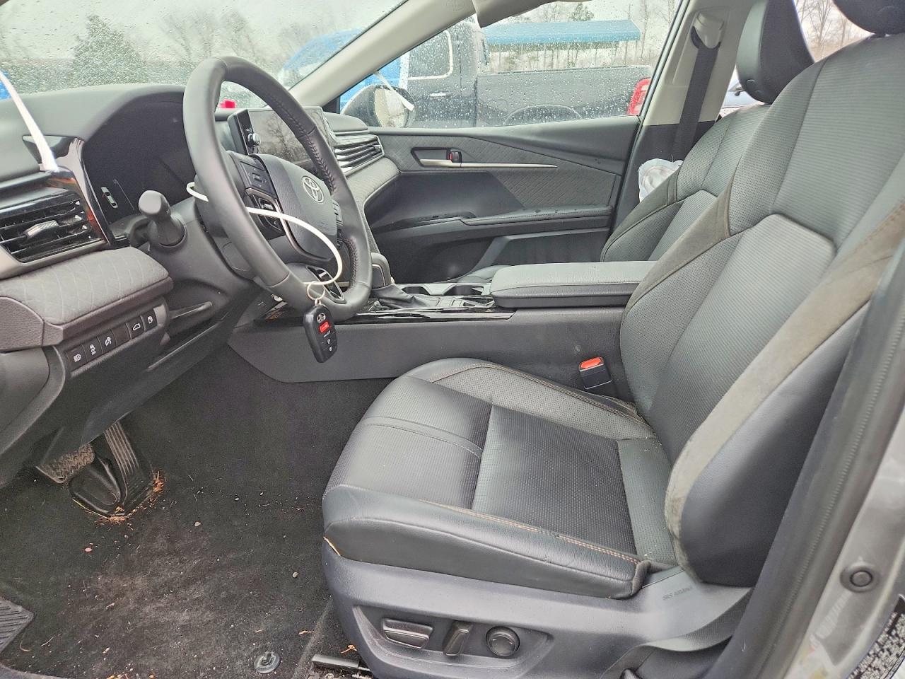 2025 TOYOTA CAMRY XSE photo 7