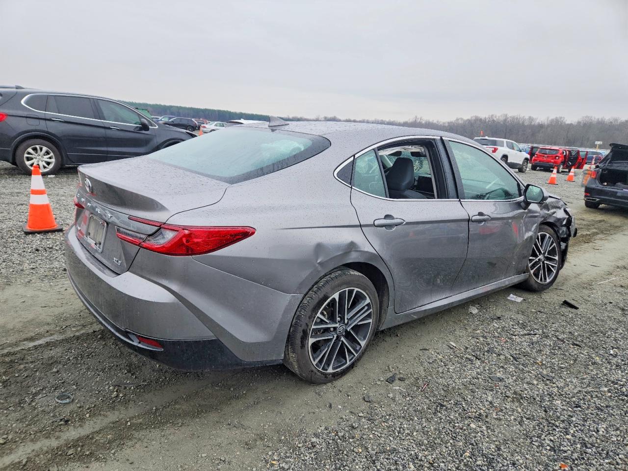 2025 TOYOTA CAMRY XSE photo 3
