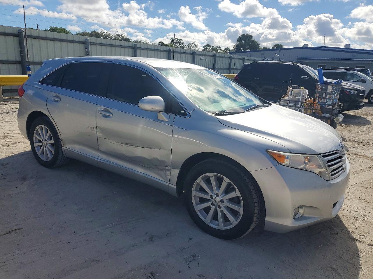 2012 TOYOTA VENZA LE photo 4