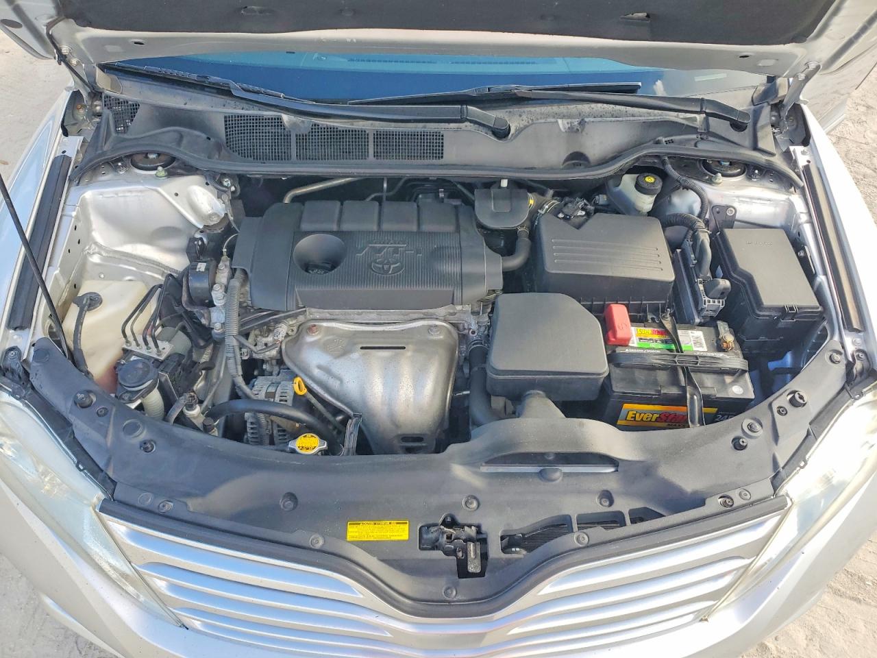 2012 TOYOTA VENZA LE photo 12