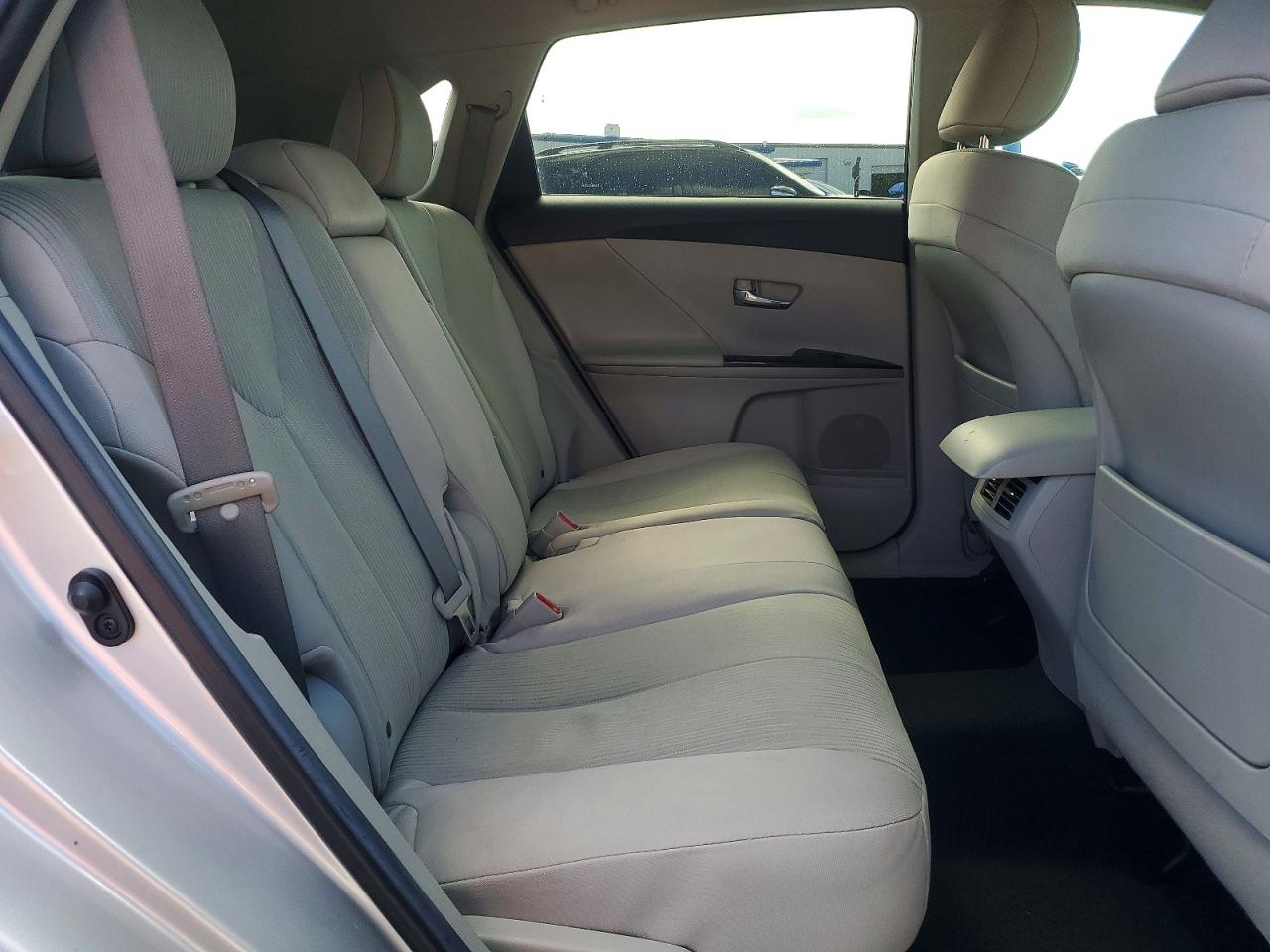 2012 TOYOTA VENZA LE photo 11