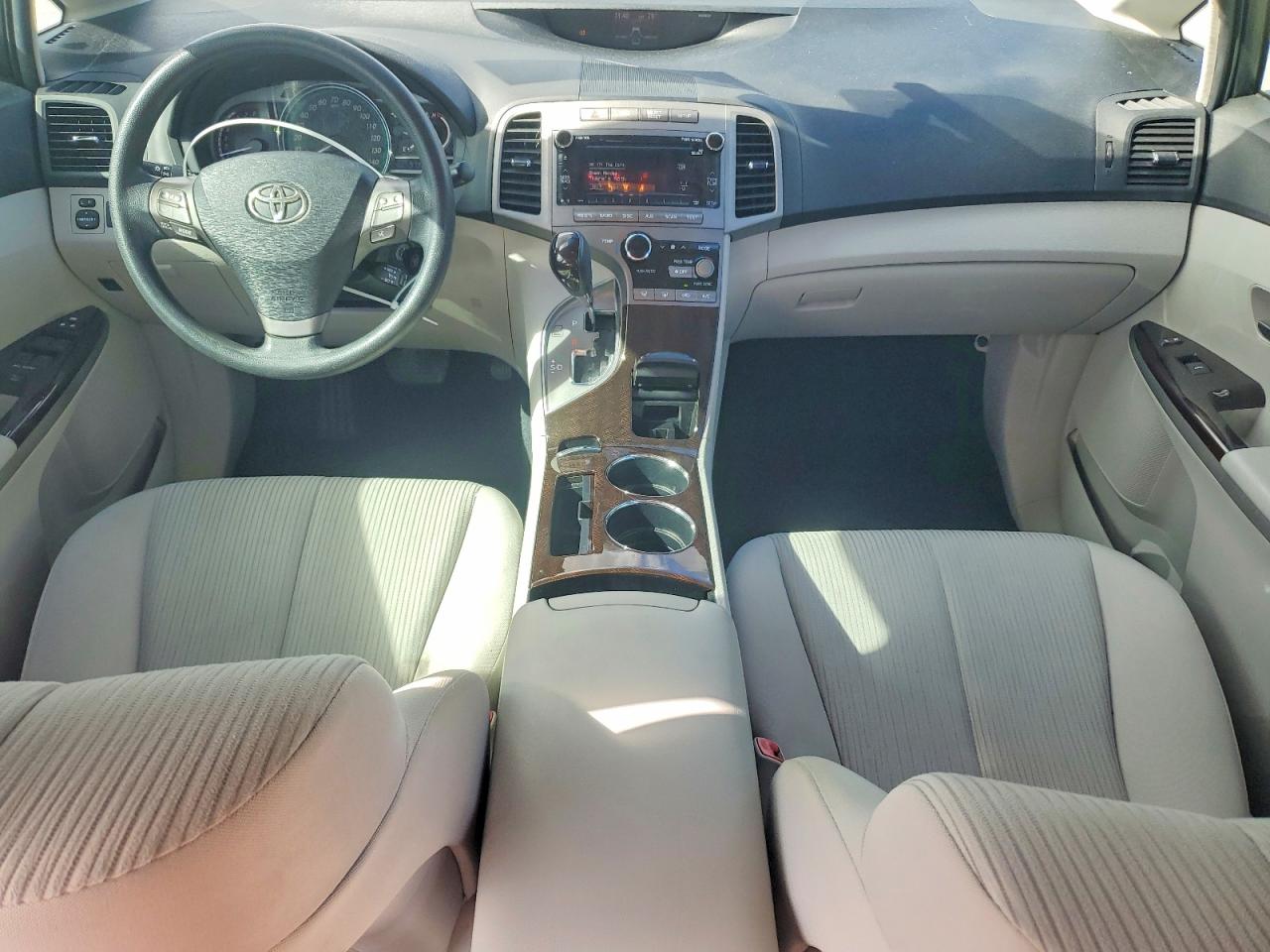 2012 TOYOTA VENZA LE photo 8