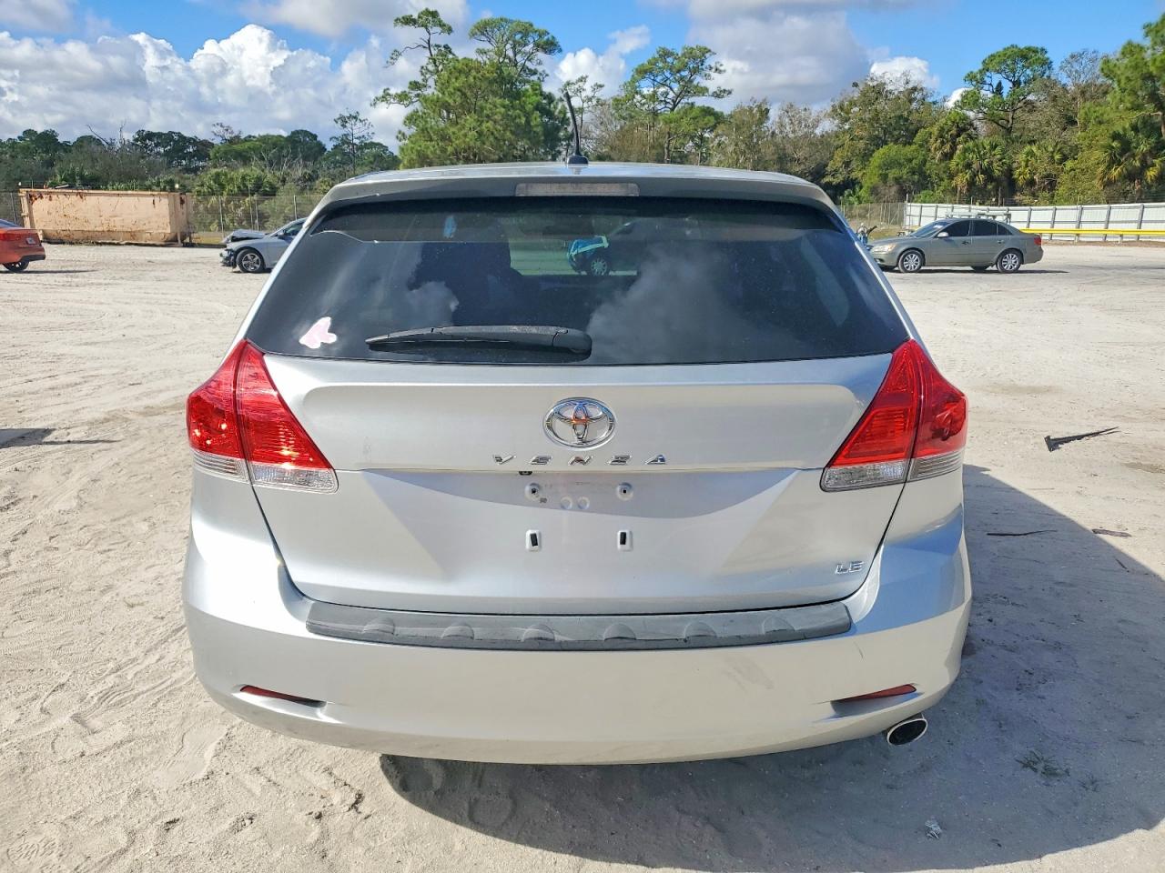 2012 TOYOTA VENZA LE photo 6