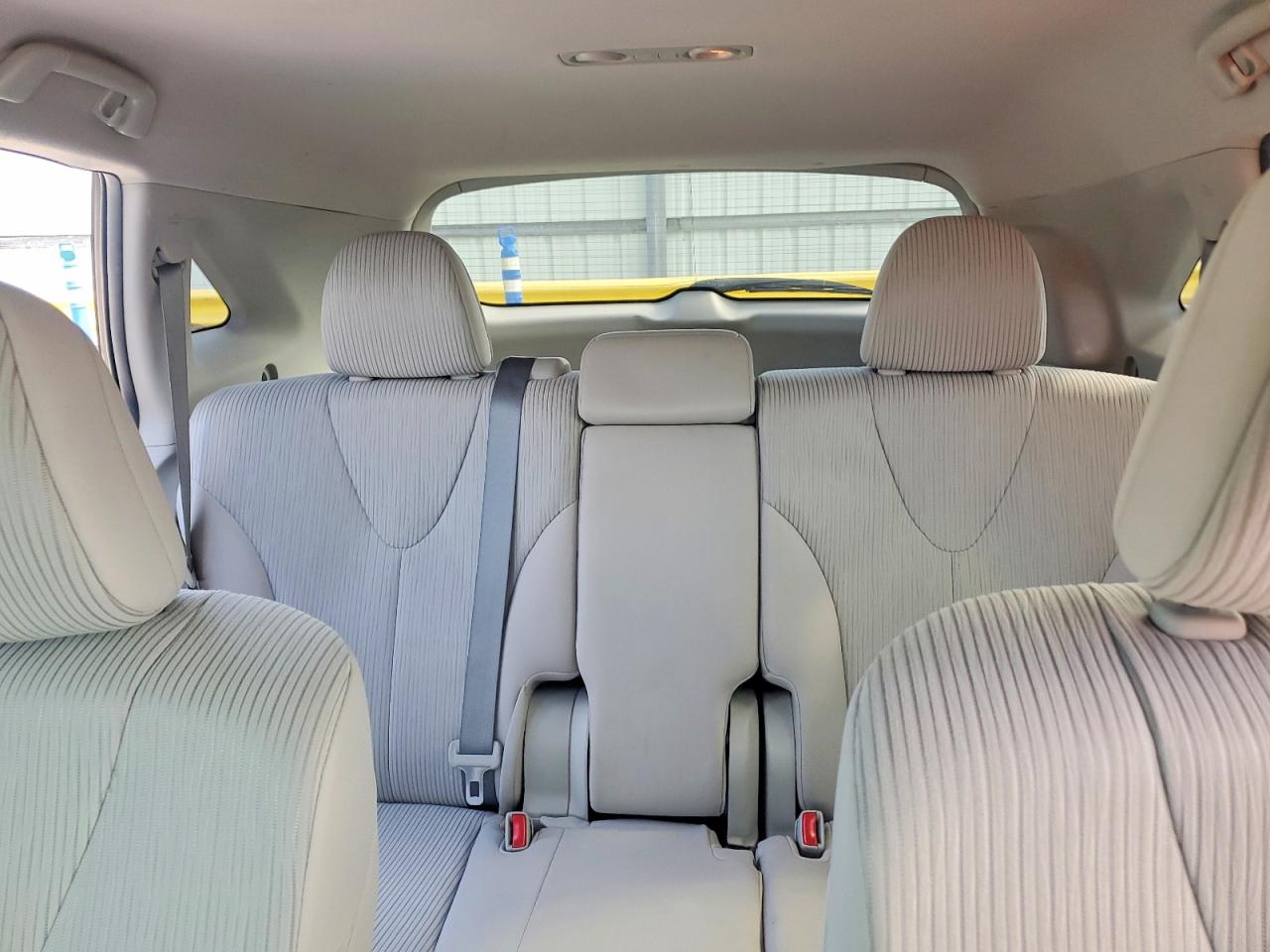 2012 TOYOTA VENZA LE photo 10