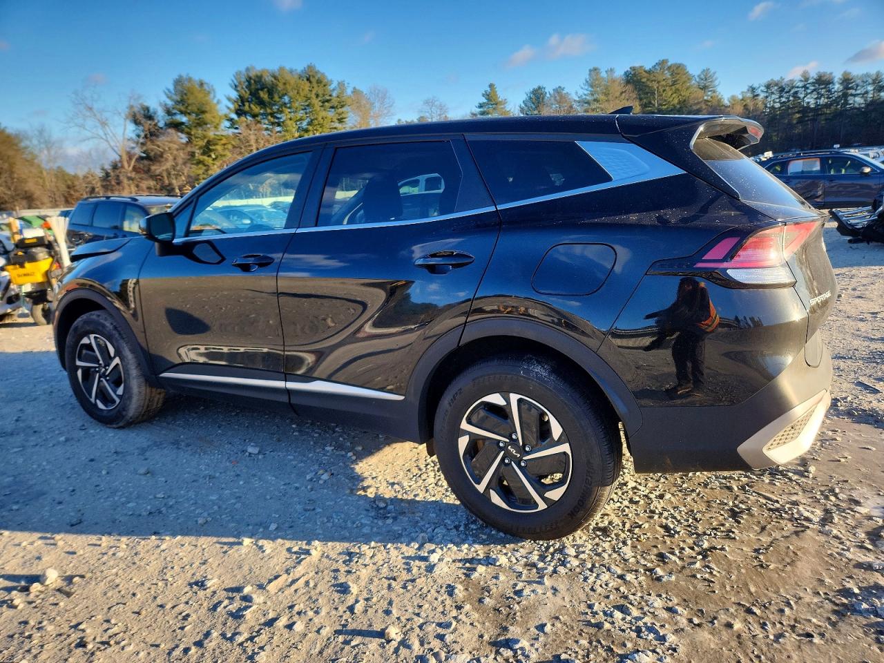 2023 KIA SPORTAGE LX photo 2