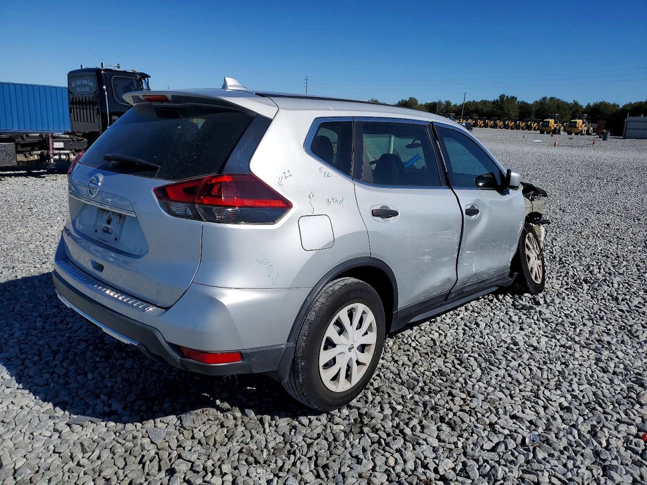 2018 NISSAN ROGUE S photo 3