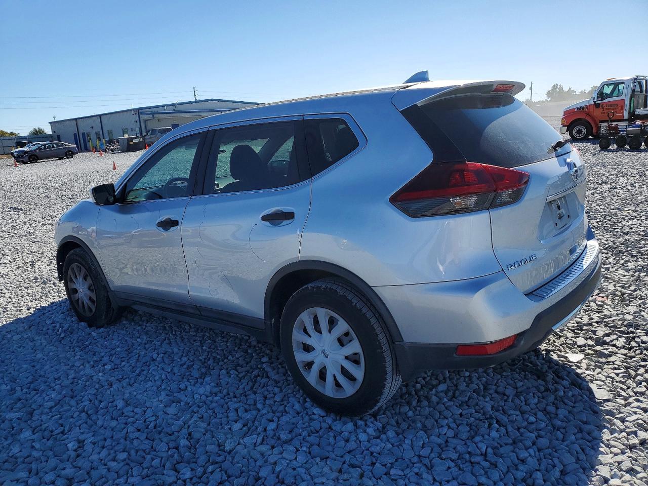 2018 NISSAN ROGUE S photo 2