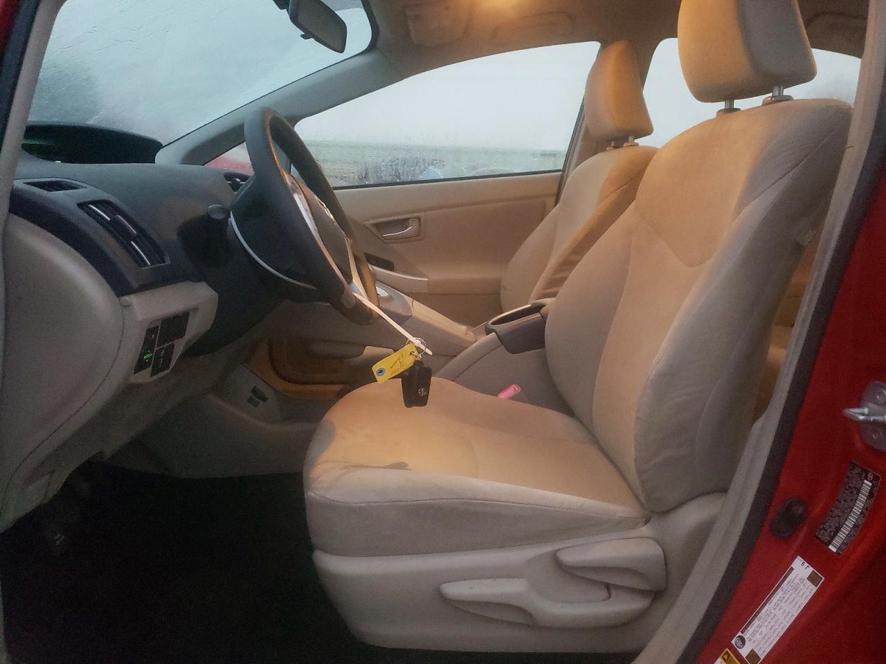 2012 TOYOTA PRIUS photo 7