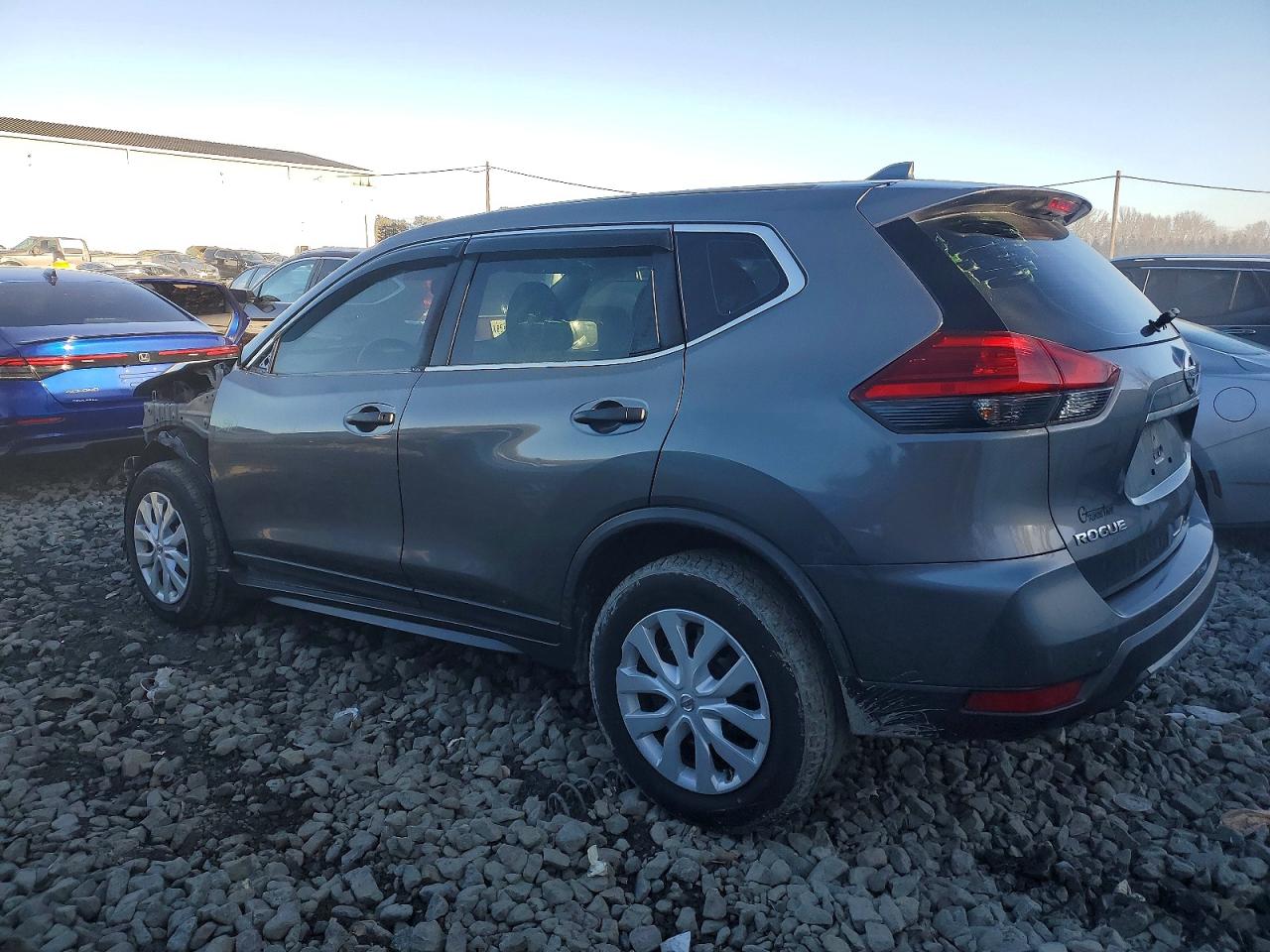 2017 NISSAN ROGUE S photo 2