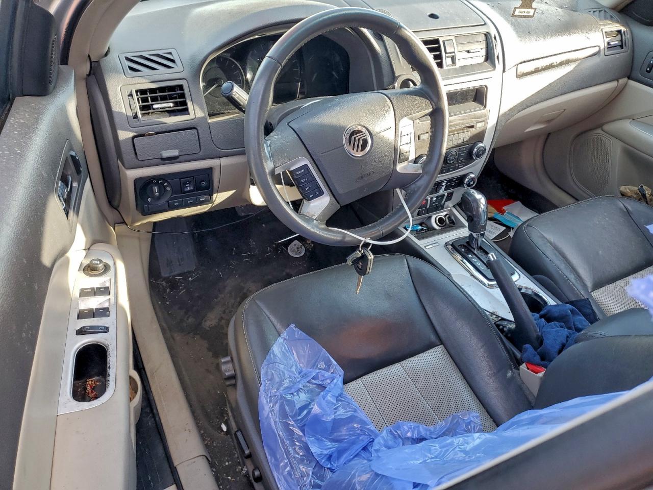 2010 MERCURY MILAN PREMIER photo 8