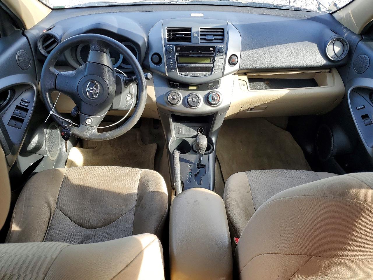 2011 TOYOTA RAV4 photo 8