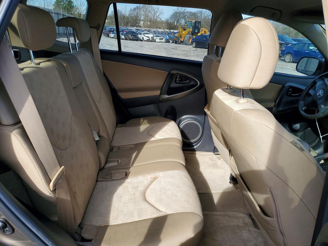 2011 TOYOTA RAV4 photo 10