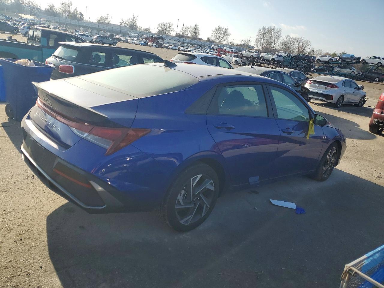 2025 HYUNDAI ELANTRA SEL SPORT photo 3