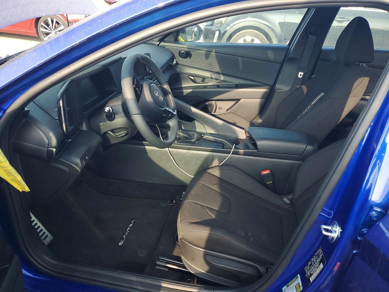 2025 HYUNDAI ELANTRA SEL SPORT photo 7