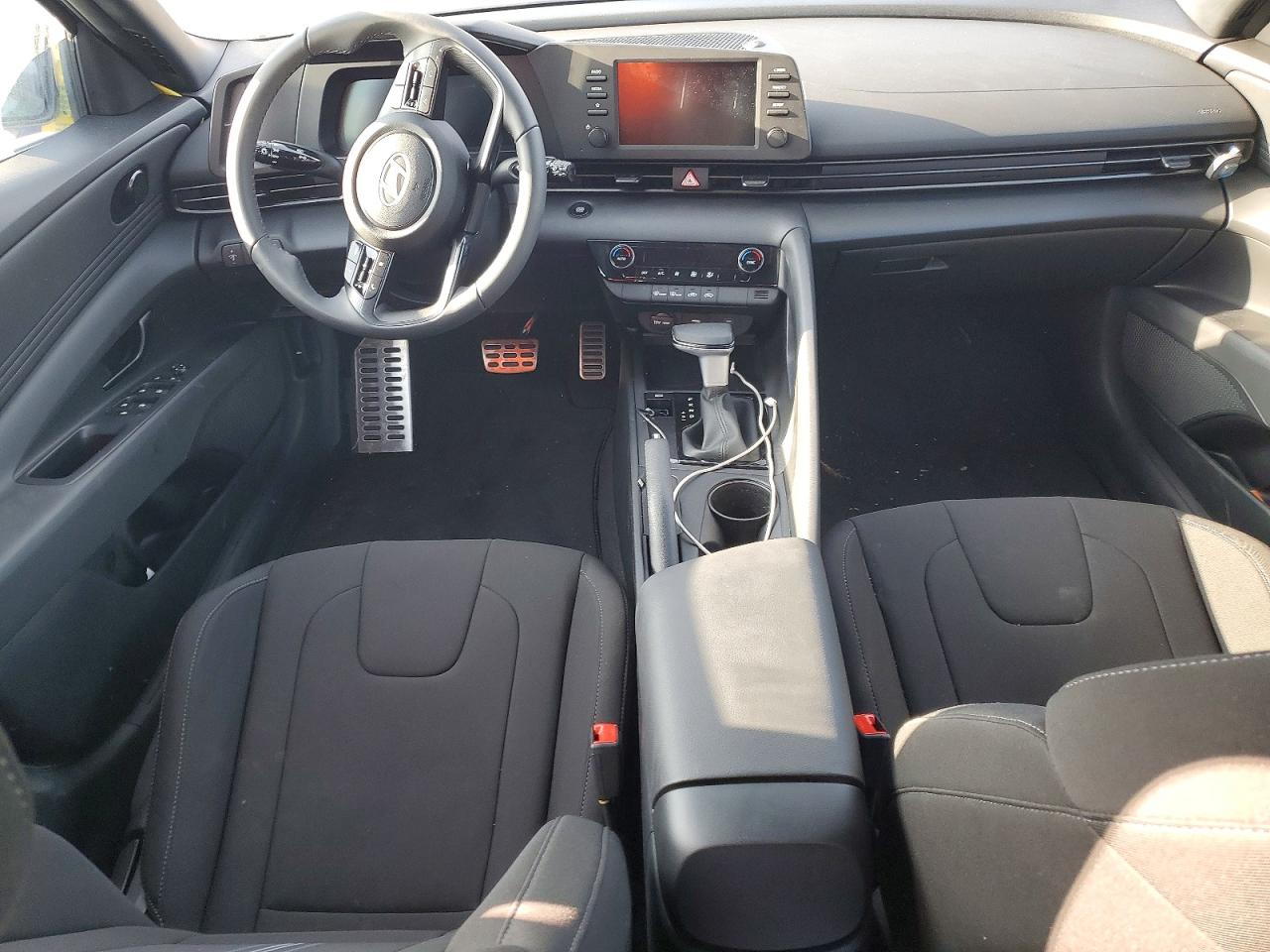 2025 HYUNDAI ELANTRA SEL SPORT photo 8