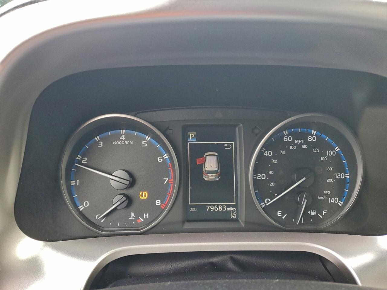 2017 TOYOTA RAV4 XLE photo 9