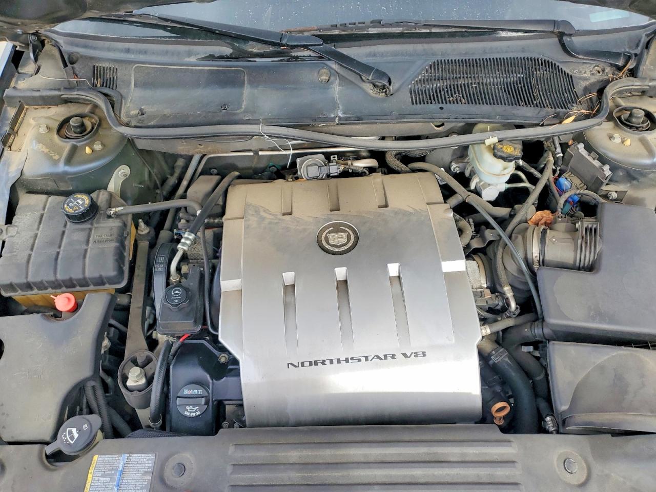 2010 CADILLAC DTS photo 11