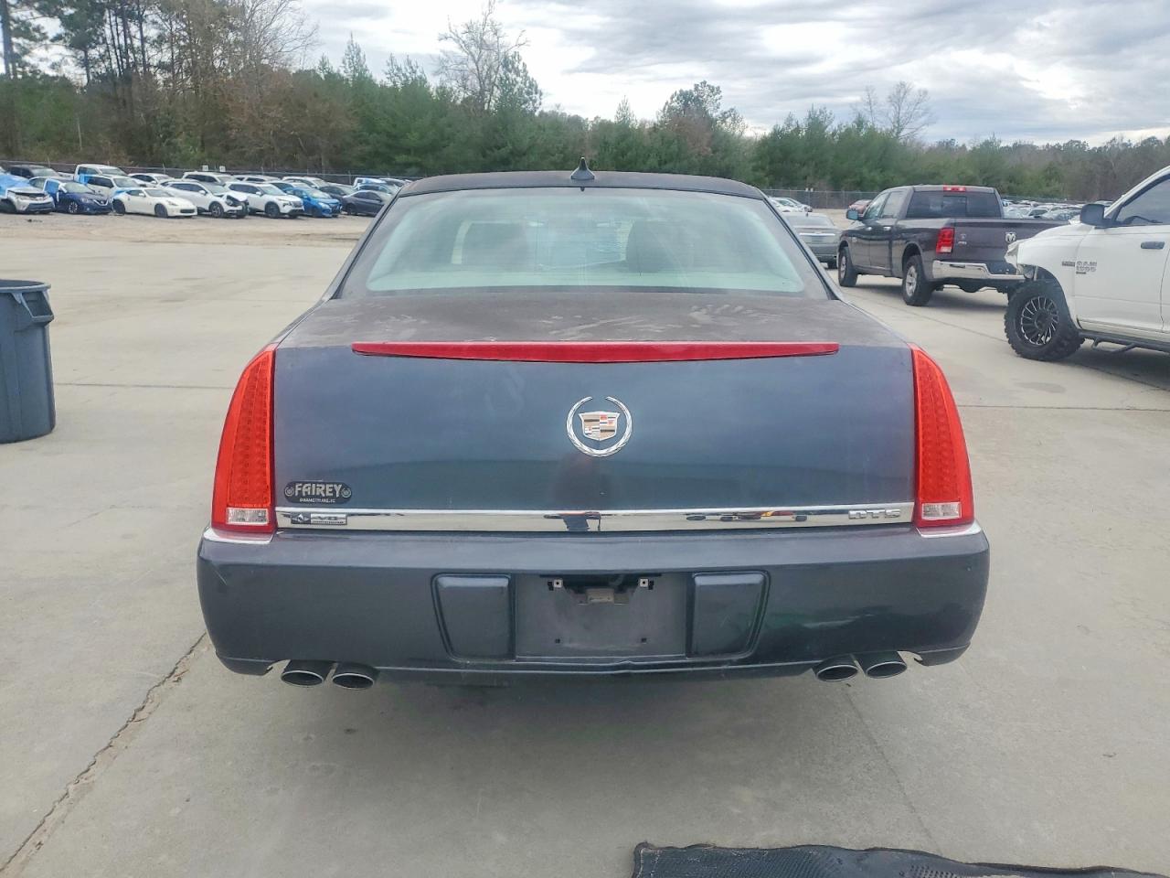 2010 CADILLAC DTS photo 6