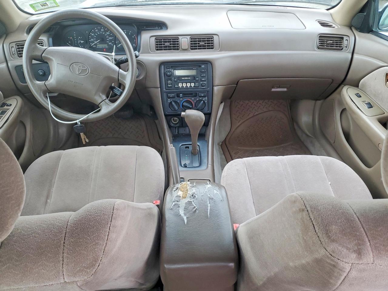 1999 TOYOTA CAMRY CE photo 8