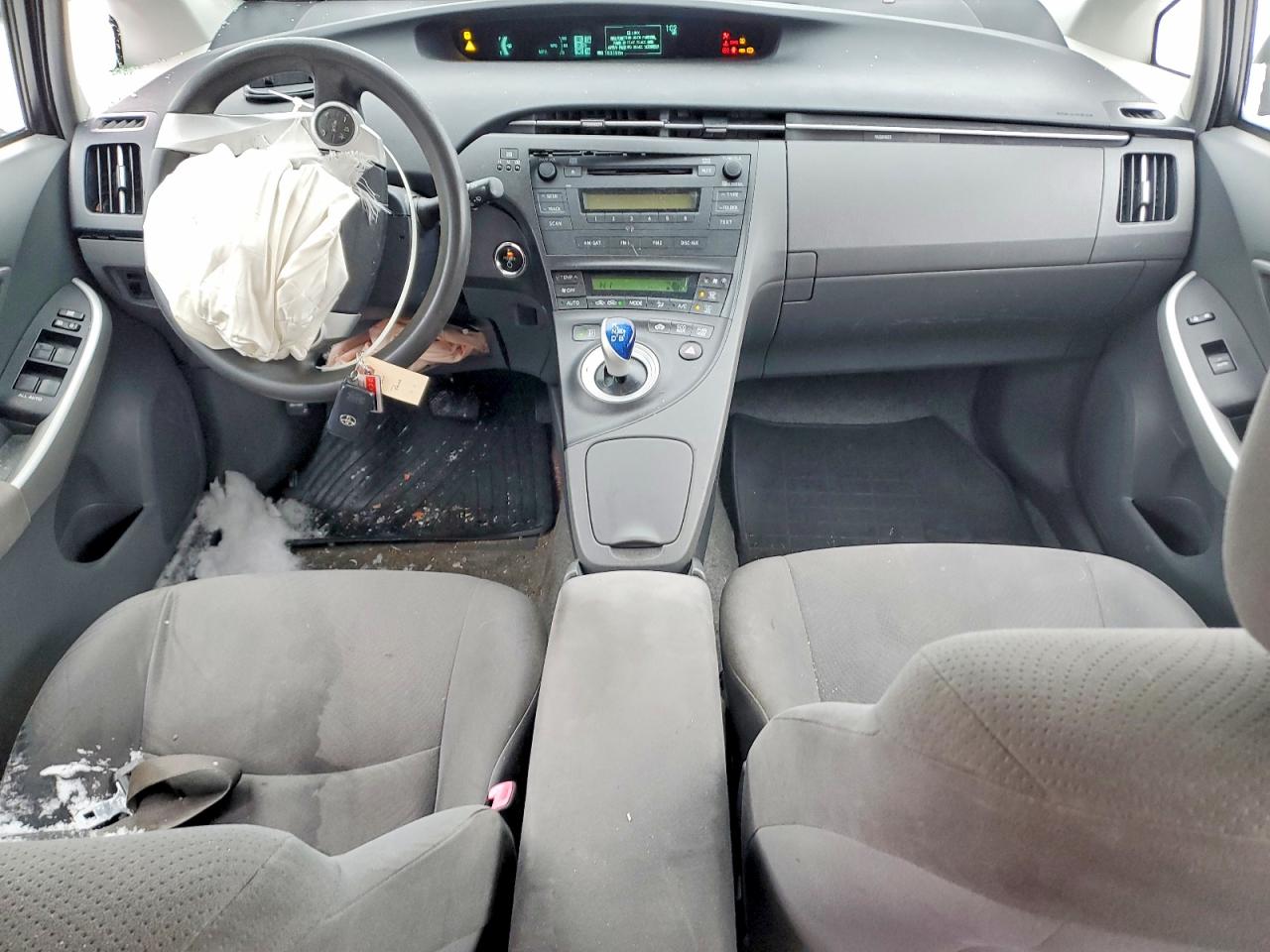 2010 TOYOTA PRIUS photo 8