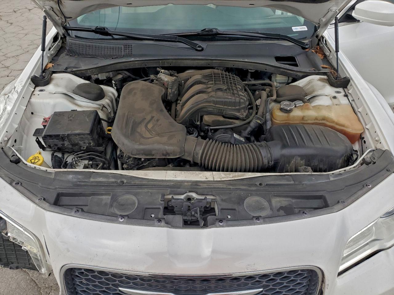 2015 CHRYSLER 300 LIMITED photo 11