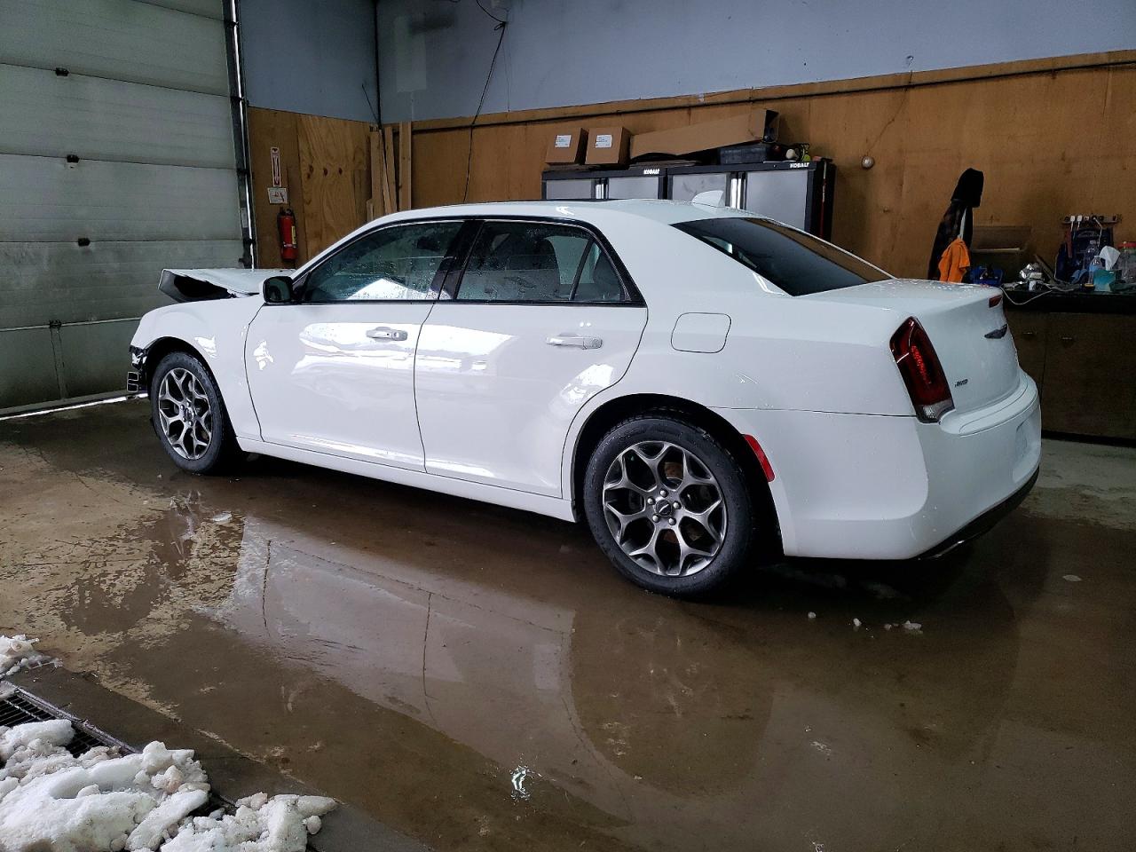 2016 CHRYSLER 300 S photo 2