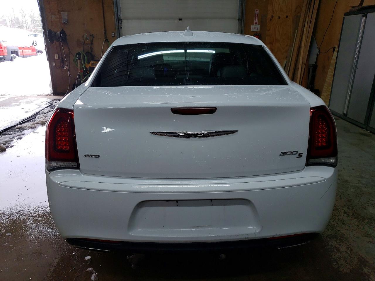 2016 CHRYSLER 300 S photo 6